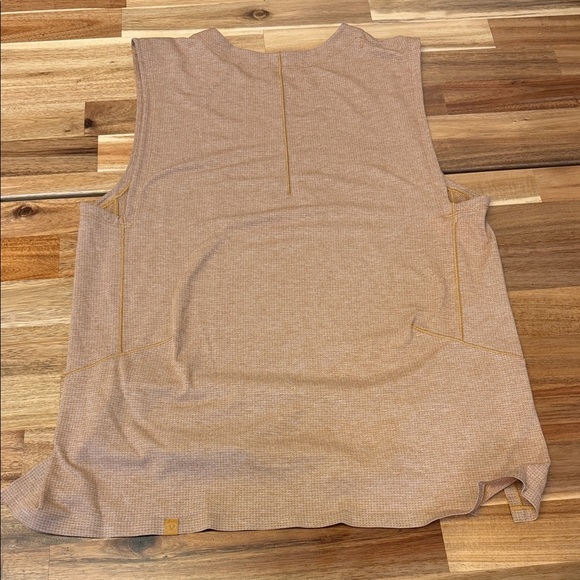 Lululemon Esker Tank top Sleeveless Tan Top see measurements - Picture 5 of 5